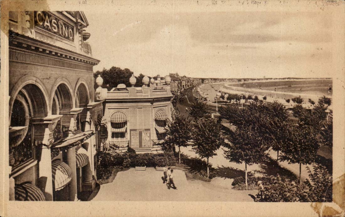 La Baule CPA La plage vue du casino