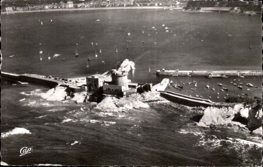 Saint-Jean-de-Luz — Le Fort du Soccoa et la Baie — Opér. Ed. Grafolière - Langon