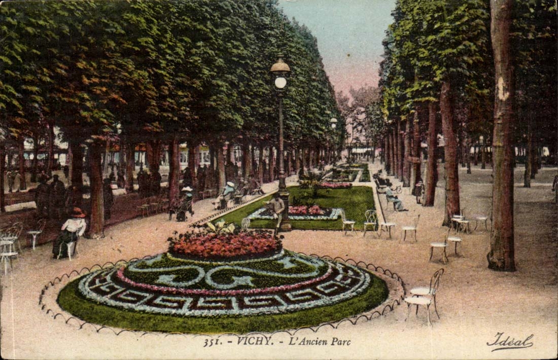 Vichy CPA L'ancien parc