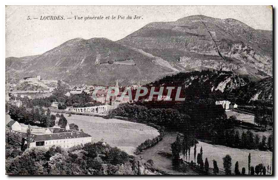 Lourdes CPA Vue generale et le Pic de Jer