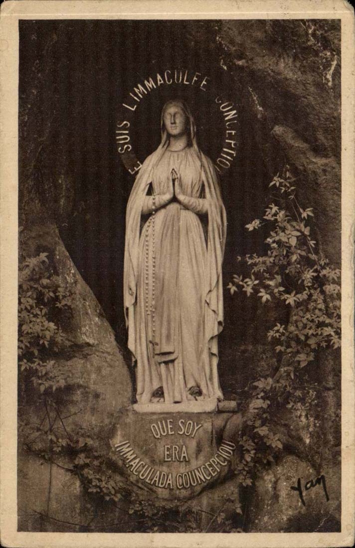 Lourdes CPA La vierge de la grotte miraculeuse