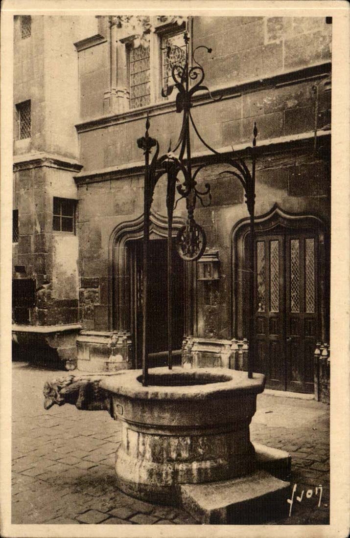 Paris CPA Musee de Cluny (le vieux puits 15eme)