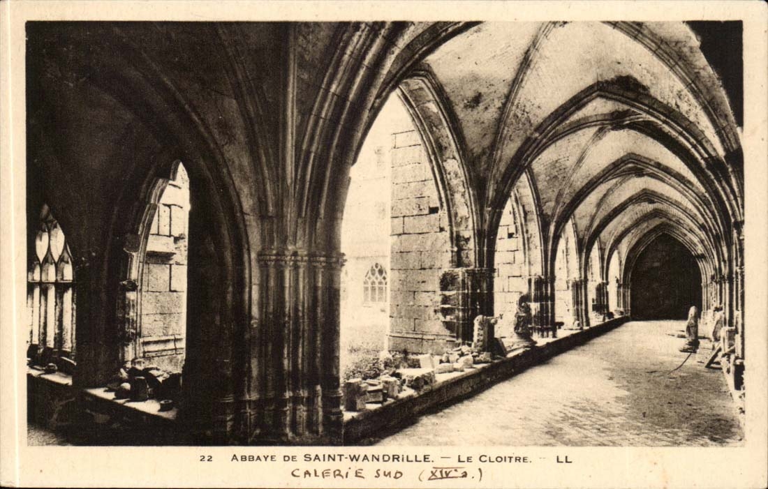 Abbaye de Saint Wandrille CPA Le cloitre Galerie sud (14eme)