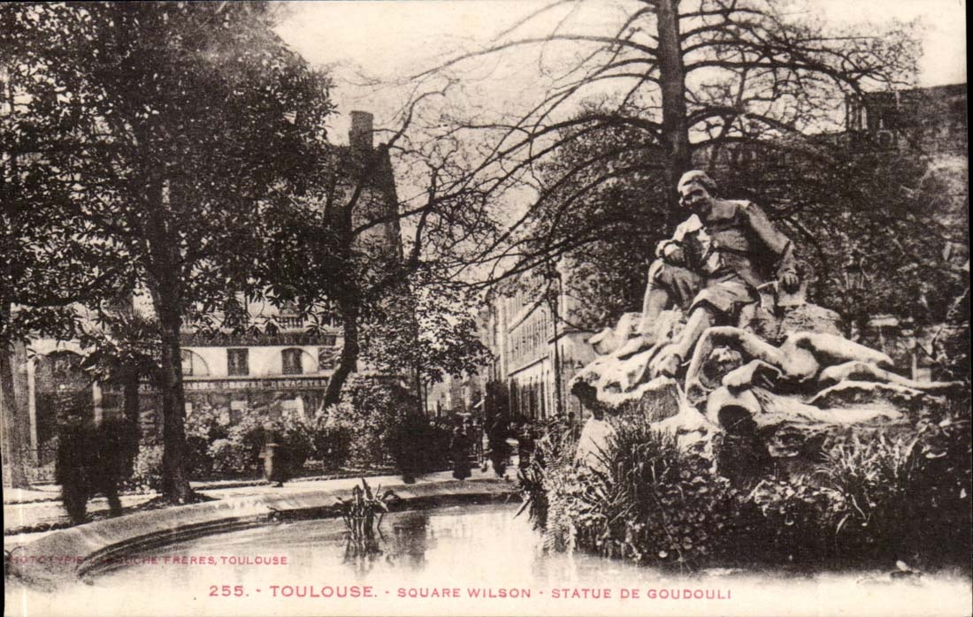 Toulouse CPA square ilson Statue de Goudouli