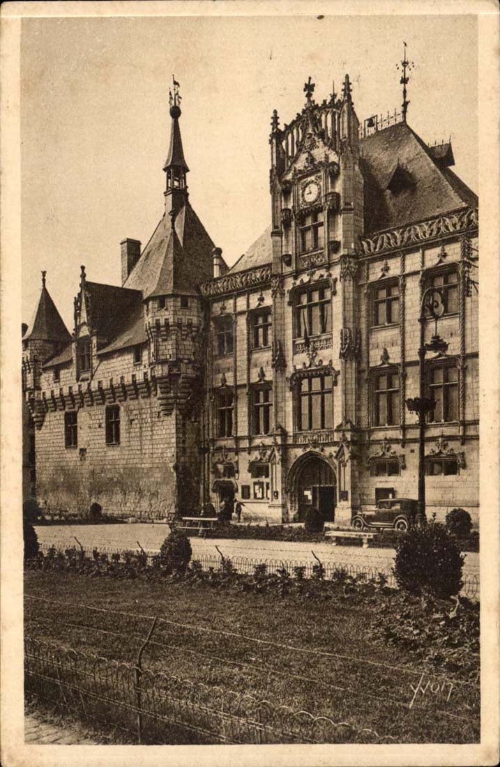 Chateaux de la Loire CPA Saumur L'hotel de ville