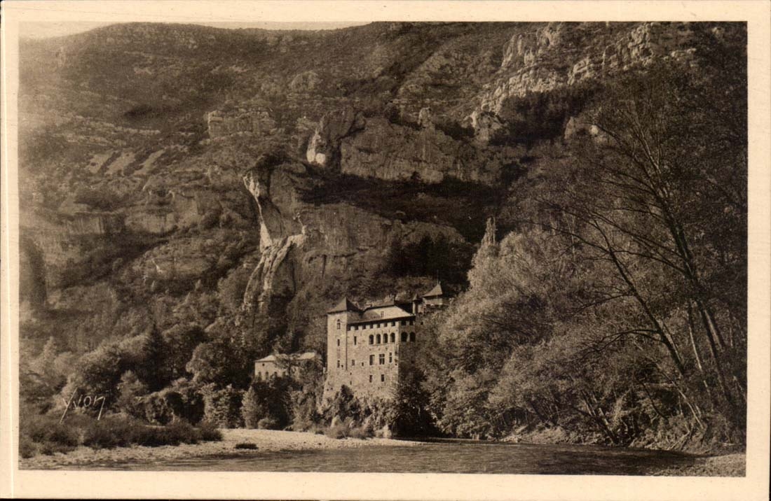Gorges du Tarn CPA Chateau de la Caze vu des bords du Tarn