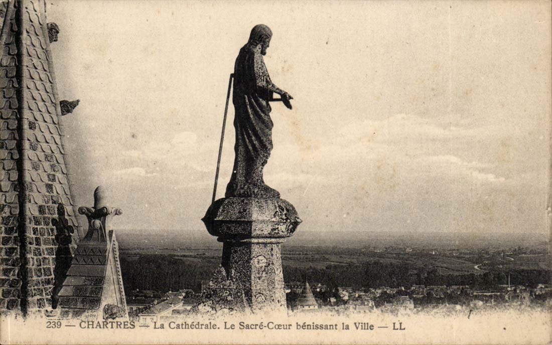 Chartres CPA La cathedrale Le sacre coeur benissant la ville