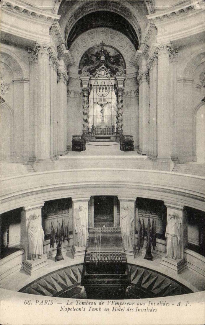 Paris CPA Le tombeau de l'empereur aux Invalides Napoleon