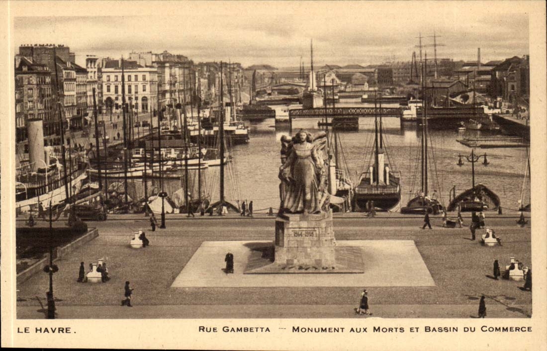 Le Havre CPA Monument aux morts et bassin du commerce