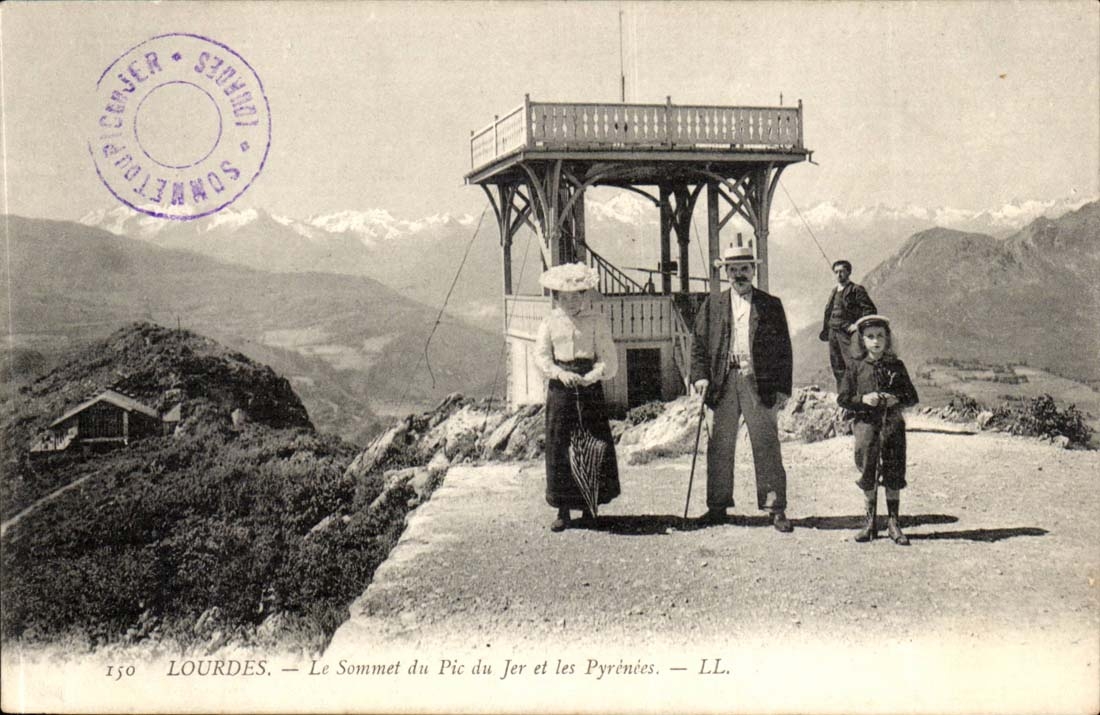 Lourdes — Le Sommet du Pic du Jer et les Pyrénées — LL.