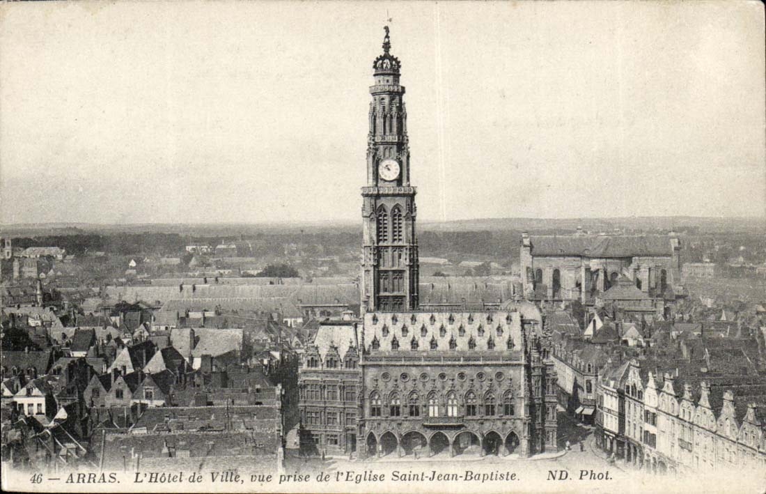 Arras CPA Hotel de ville vue prise de l'eglise Saint Jean Baptiste