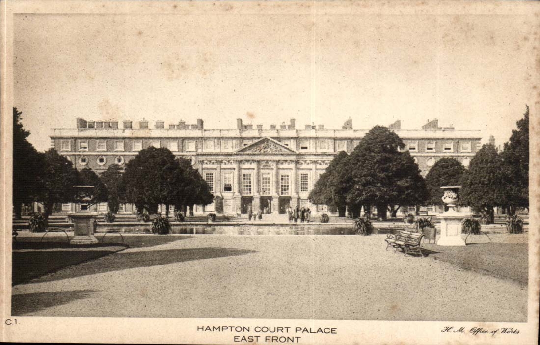 Grande Bretagne Hampton Court Palace CPA East front