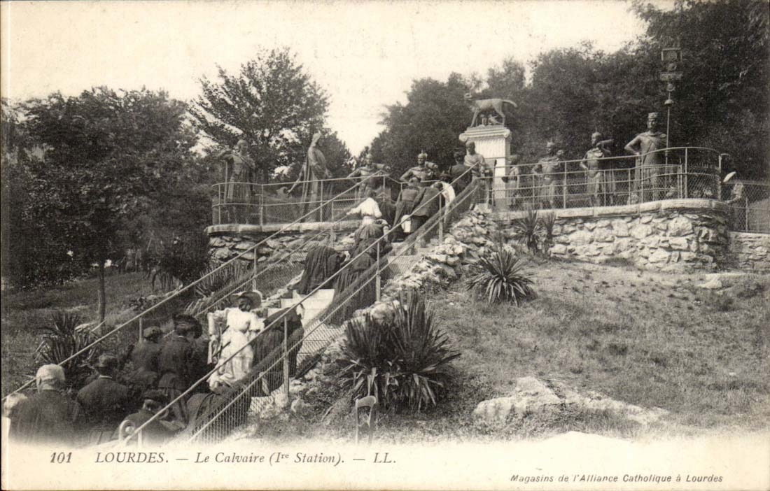 Lourdes CPA Le calvaire (1ere station)