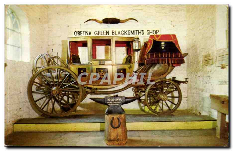 Gretna Green Blacksmiths Shop — ancienne calèche et ancien marteau — éditeur Dixon Production