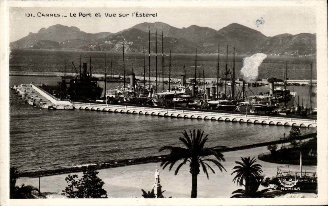 Cannes — Le Port et Vue sur l’Esterel — Éditions Dart Munier, n° 131