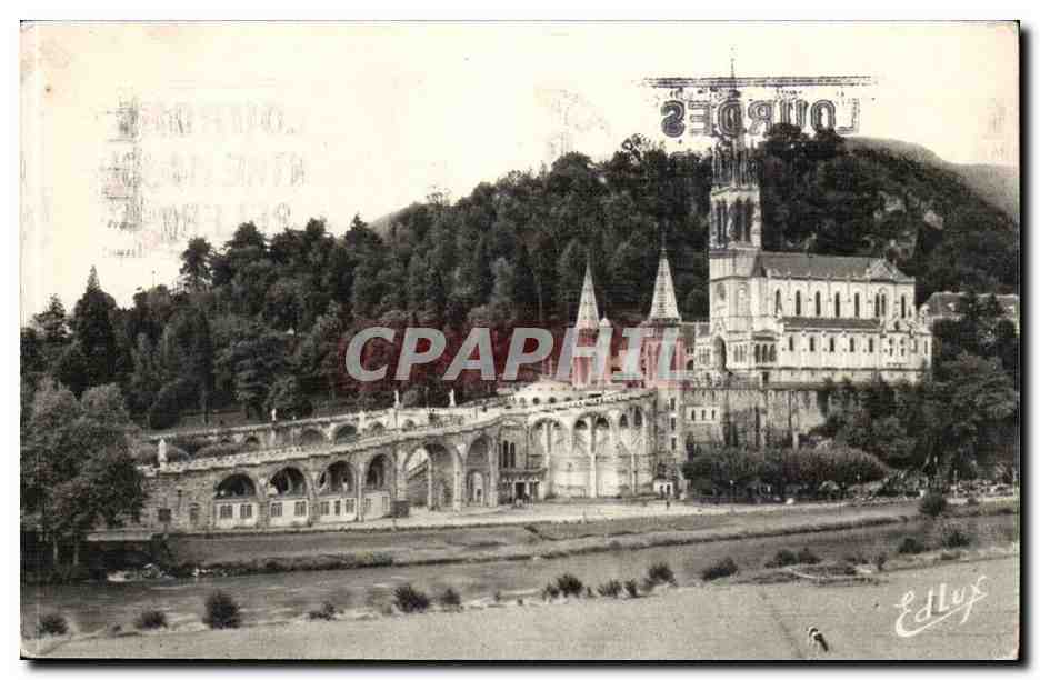 Lourdes CPA Basilique Vue d'ensemble