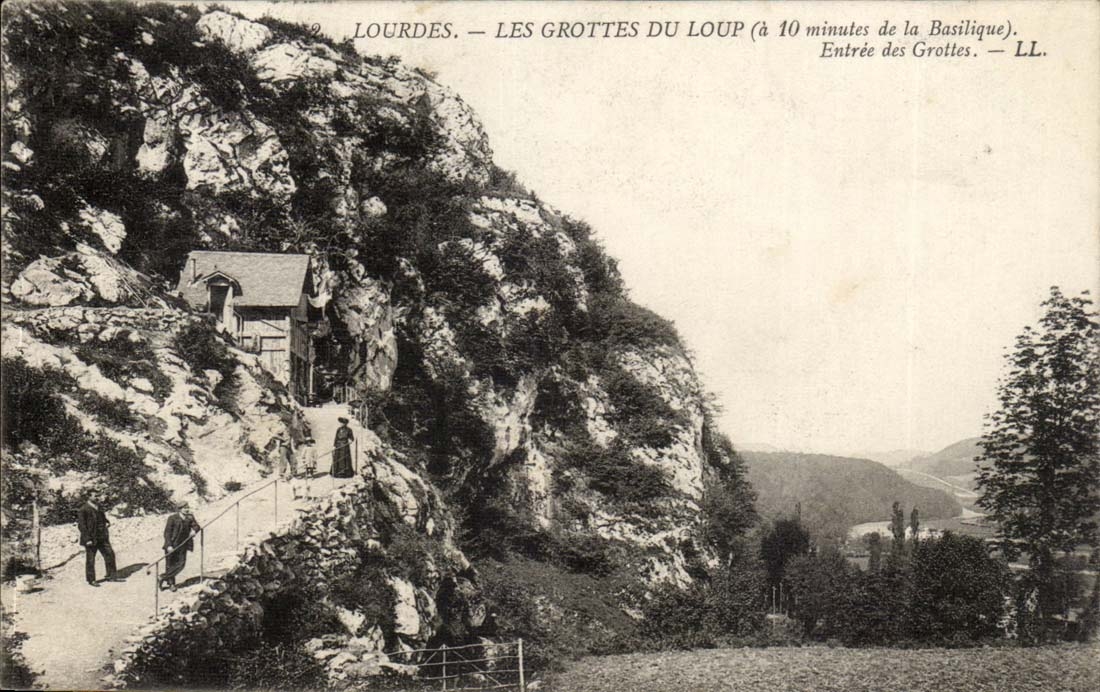 Lourdes CPA Les grottes du loup entree des grottes