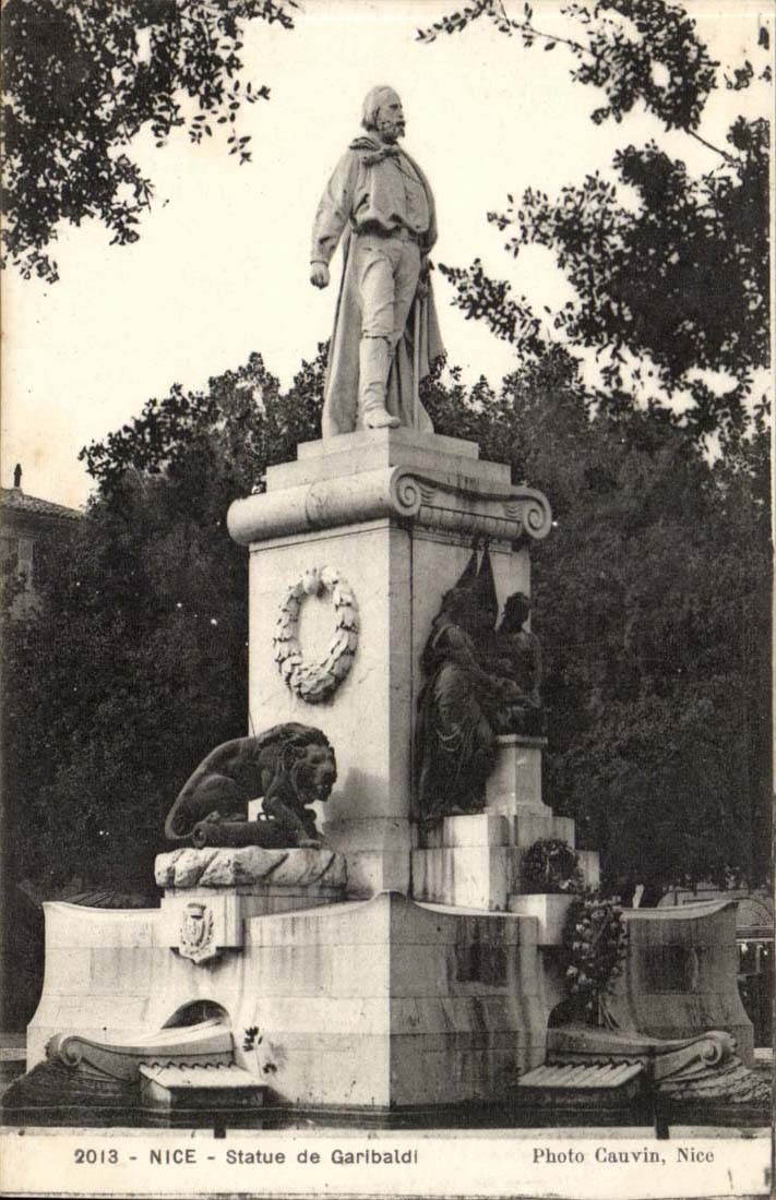 Nice CPA Statue de Garibaldi (lion)