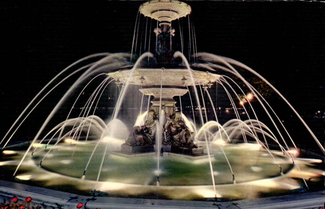 Suisse Geneve CPM La fontaine du jardin anglais illuminee