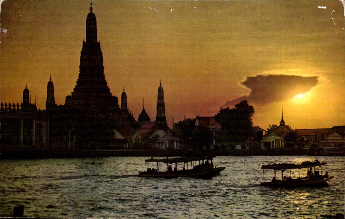 Wat Arun (Temple of Dawn) — Bangkok, Thaïlande — Distribution New Media Bangkok, 255338