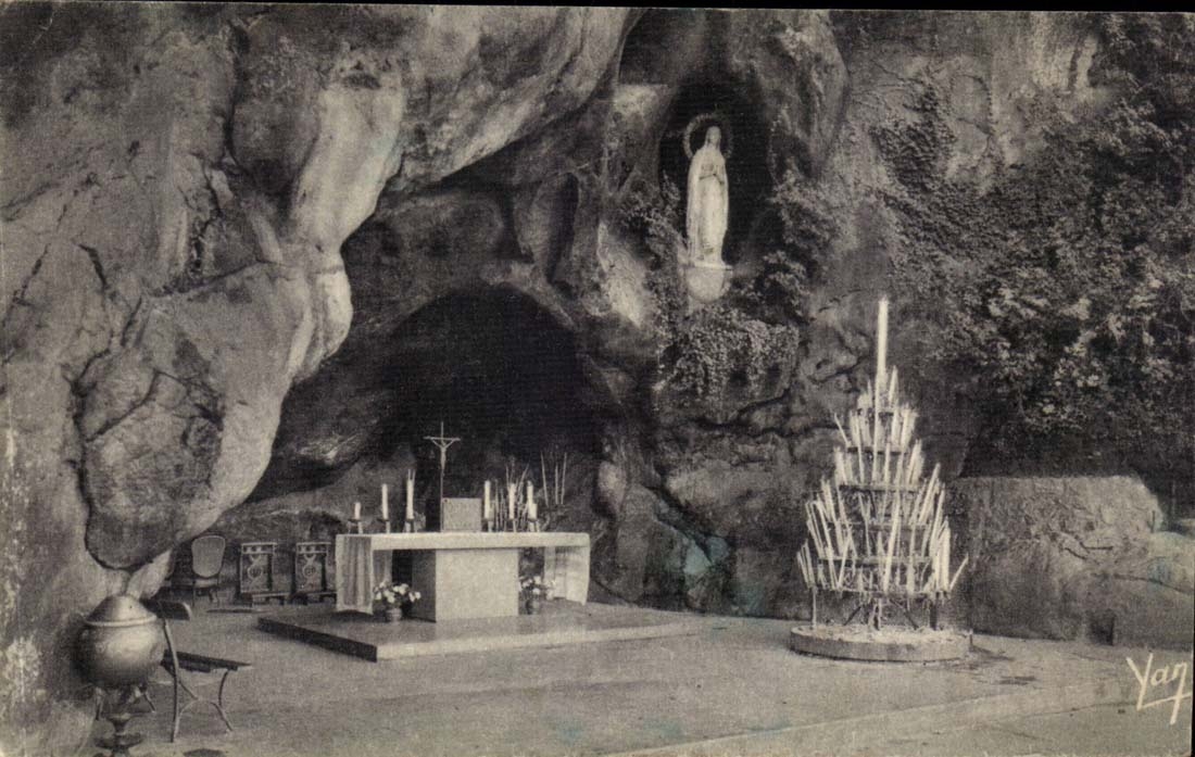 Lourdes CPA La grotte miraculeuse 