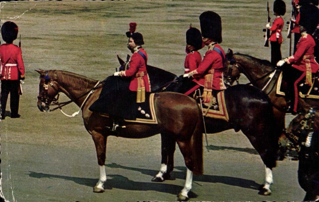 Grande Bretagne HM Queen Elizabeth II trooping the colour Ceremony London Londres