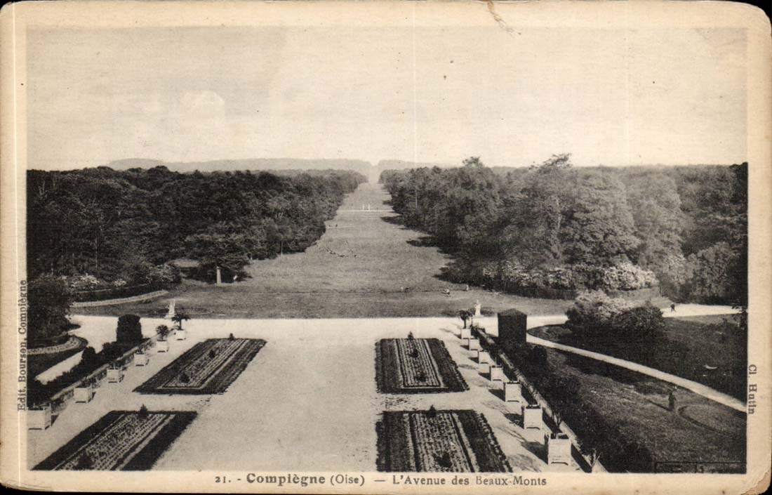 Compiegne CPA L'avenue des Beaux Monts