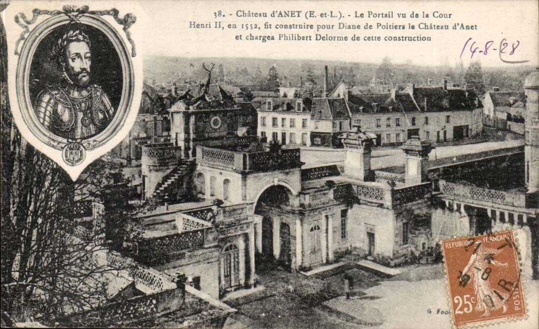 Château d'Anet (E-et-L.) — Le Portail vu de la Cour — G. Foulon