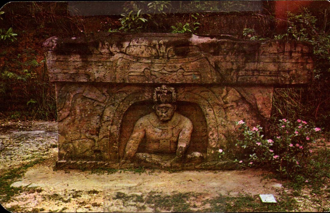 Statue archéologique — musée La Venta — Mexfotocolor, série 254-A