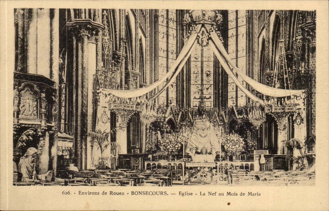 Environs de Rouen CPA Bonsecours Eglise La nef au mois de Marie