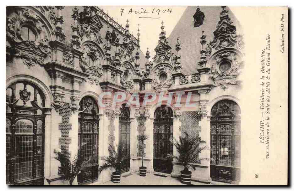 FEcamp CPA Distillerie de la Benedictine vue exterieure de la SAlle des Abbes du grand escalier
