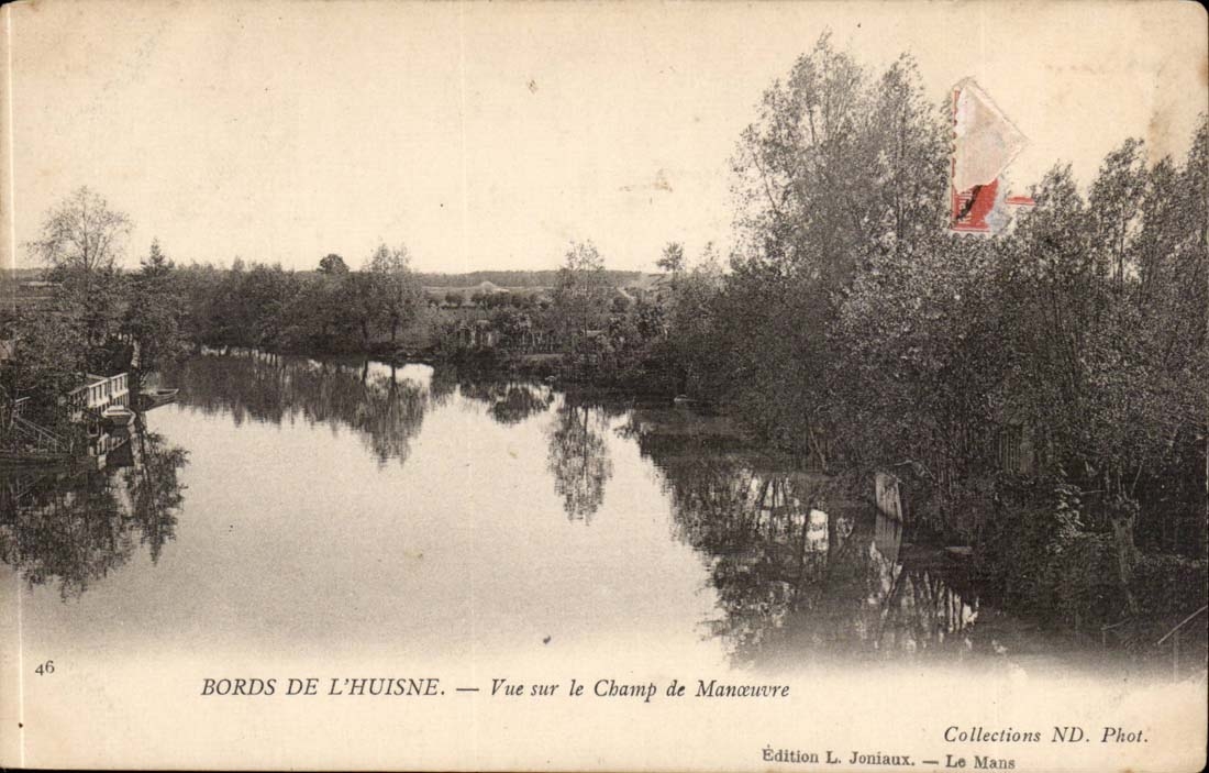 Bords de l'Huisne CPA Vue sur le champ de manoeuvre