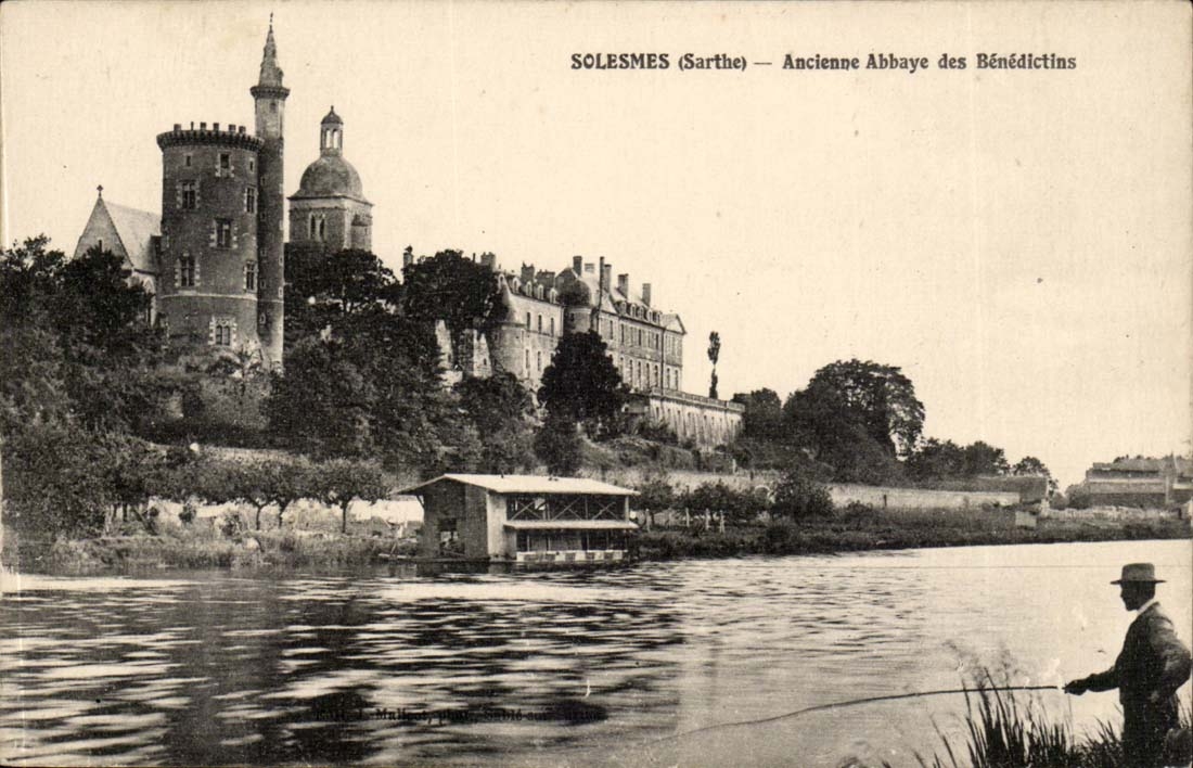 Solesmes CPA Ancienne abbaye des Benedictins