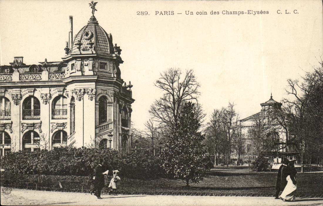 Paris CPA Un coin des Champs Elysees
