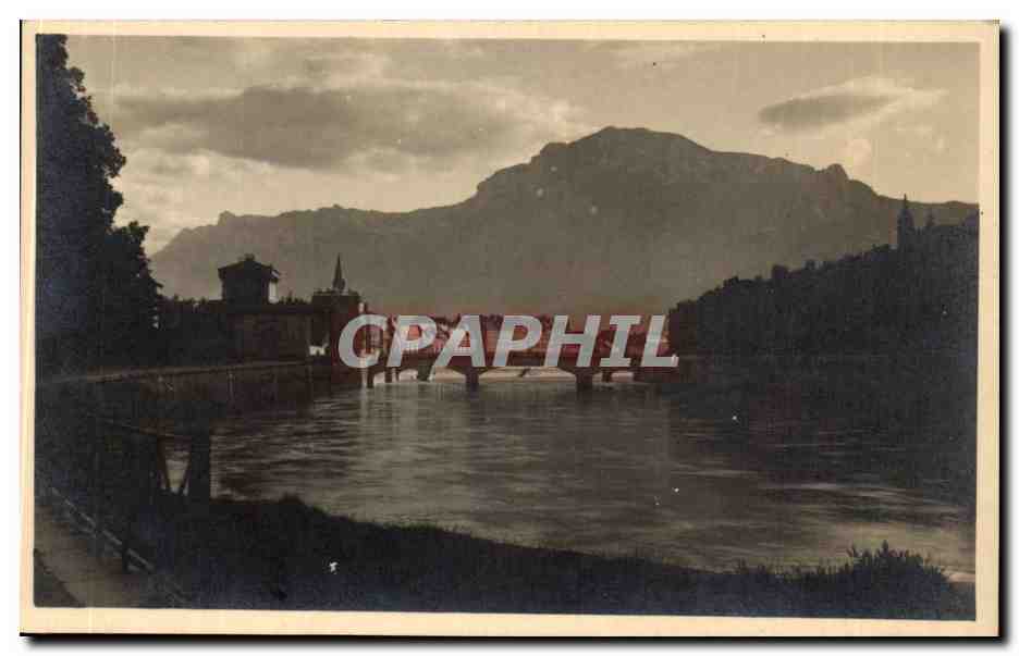 Vue du pont et du château sur le lac — Éditions Martino Frehel, Brestable