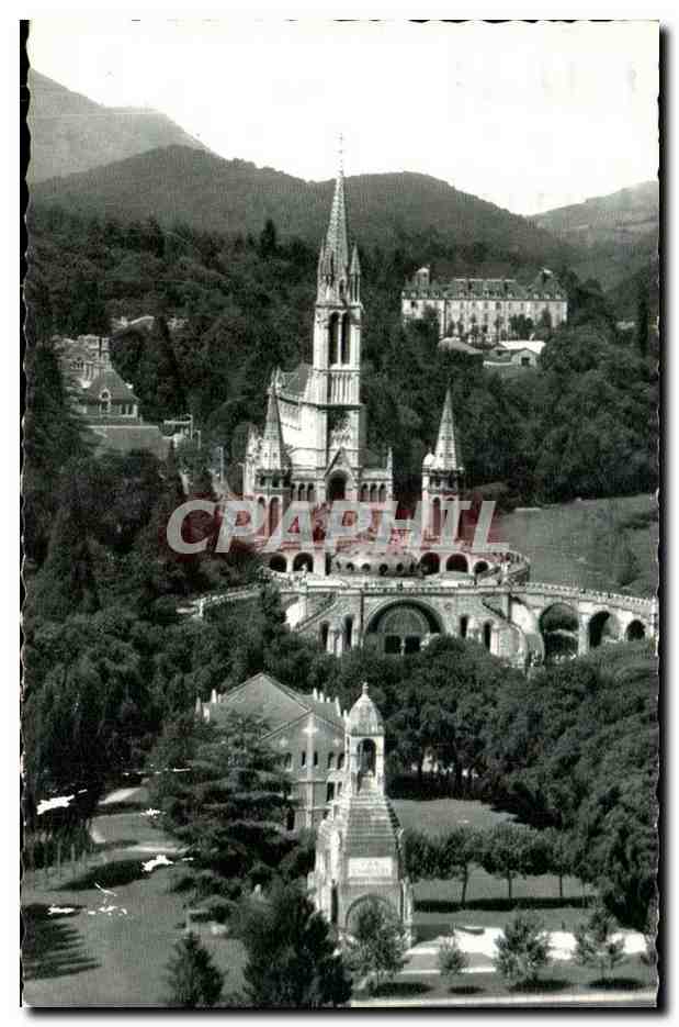 Lourdes - la Basilique - Le Monument aux Morts Interallies - CPA 