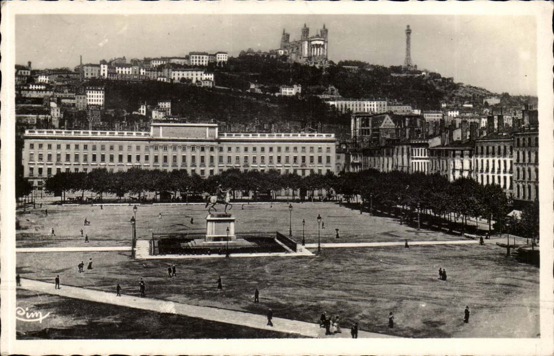 Place Bellecour — Lyon — éditeur 'P. R. I. N. G.'