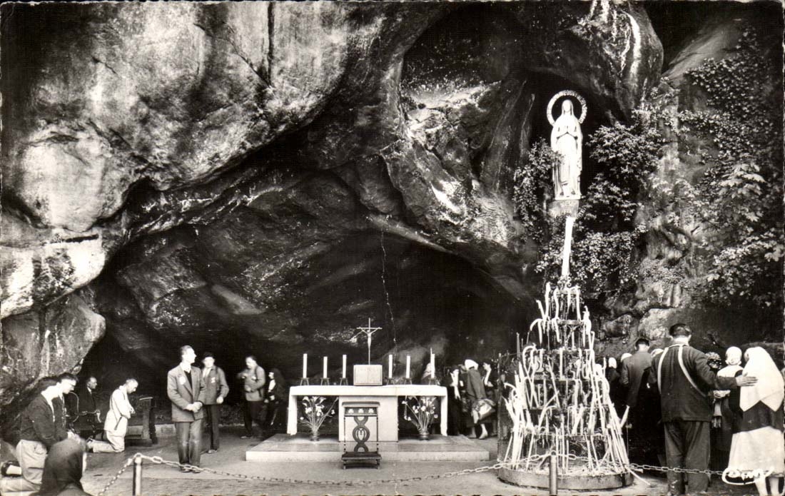 Lourdes - La Grotte - CPA 