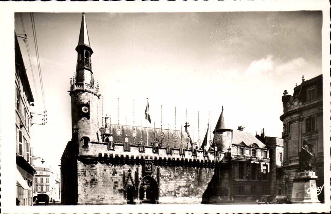 La Rochelle — Façade de l'Hôtel de Ville — Éditions Artaud et fils, Narretes