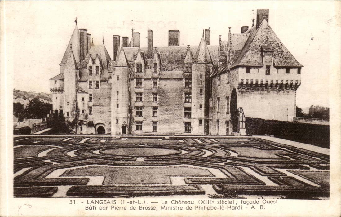 Langeais - Le chateau XIII siecle facade ouest Bati par Pierre de Brosse - CPA 