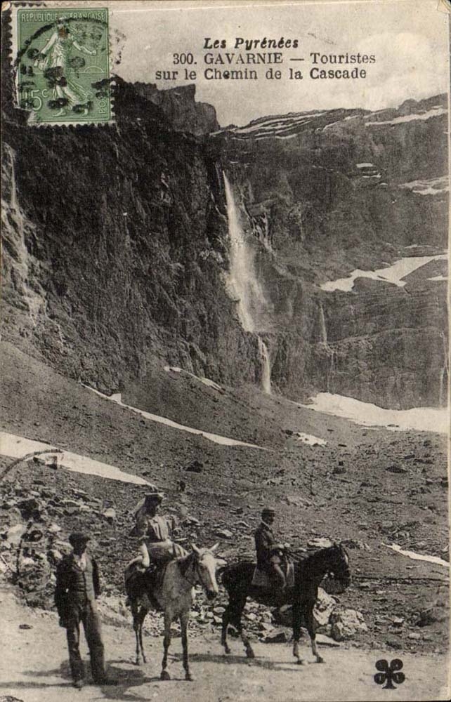 Gavarnie - Touristes sur le Chemin de la Cascade - cheval - CPA 