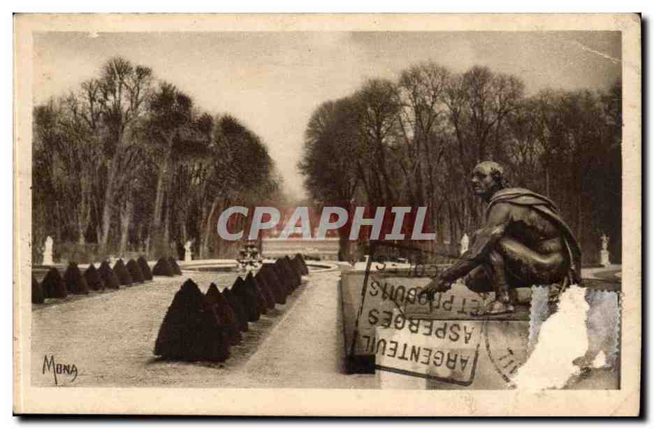 Les Petits Tableau de Versailles - L'Aiguiseur bronze fameux du jardin de Versailes et les Parterres - CPA 