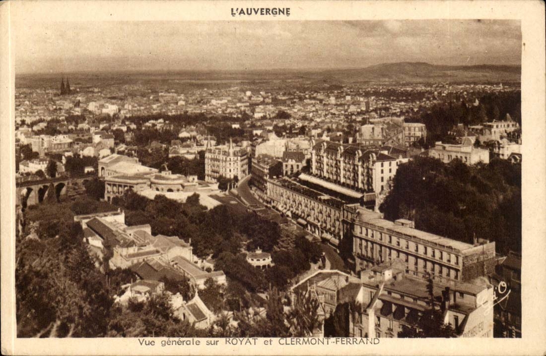 Vue générale sur Royat et Clermont-Ferrand — L'Auvergne — Gautier-Gautier