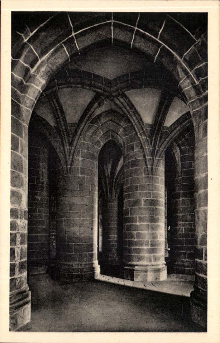 Crypte de l'abbaye du Mont-Saint-Michel — éditeur Serv. Commercial Monuments Historiques, Paris