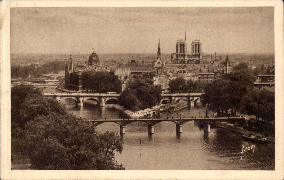 Paris CPA en flanant La cite Notre Dame