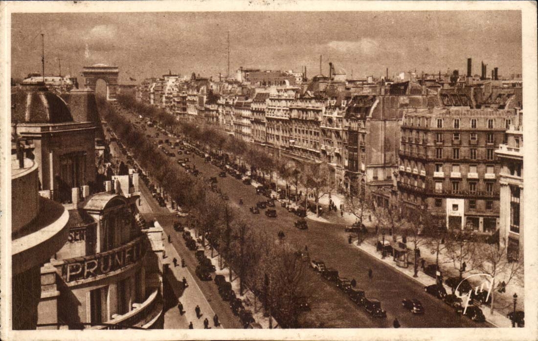 CPA Paris et ses merveilles Avenue des Champs Elysees