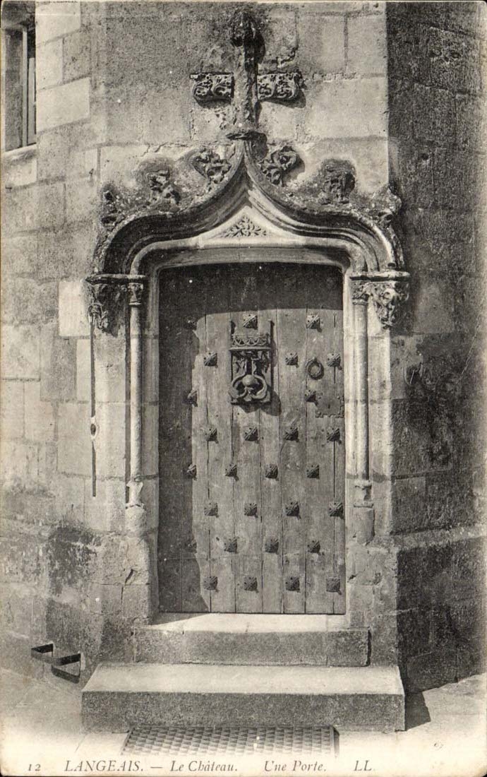 Langeais - Le Chateau - Une Porte - CPA 