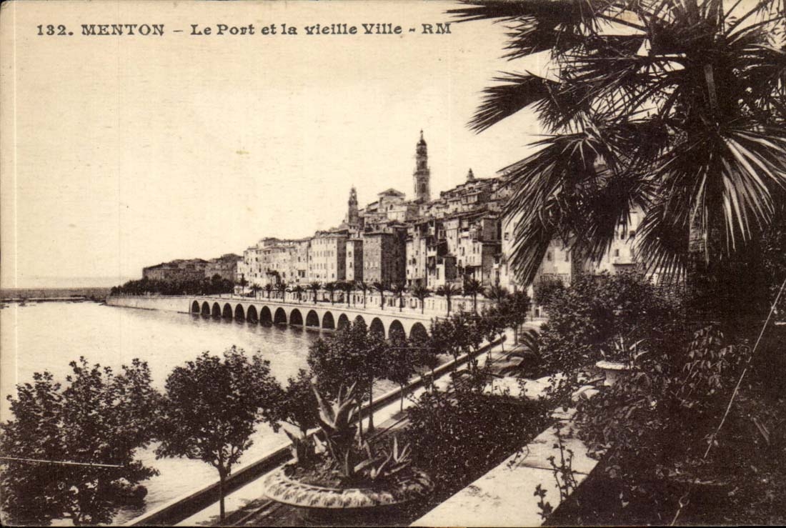 Menton - Le Port et le Vieille Ville - CPA 