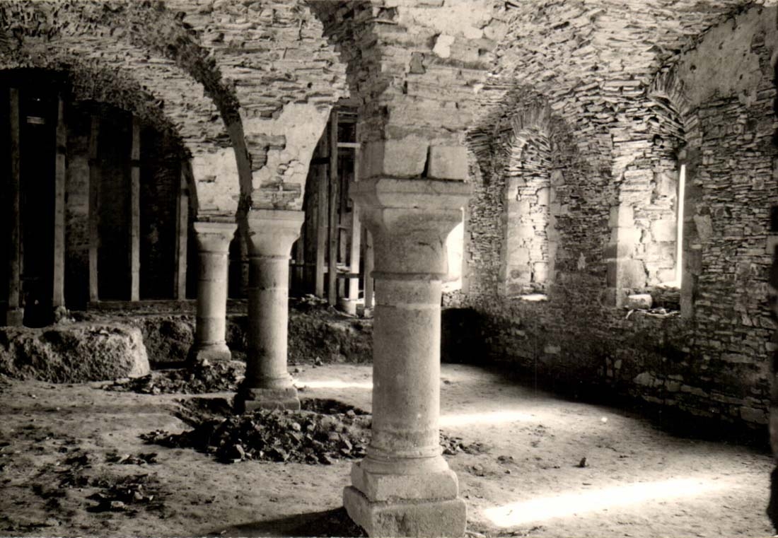CPM Abbaye de Clermont pres Vitre juillet 1958