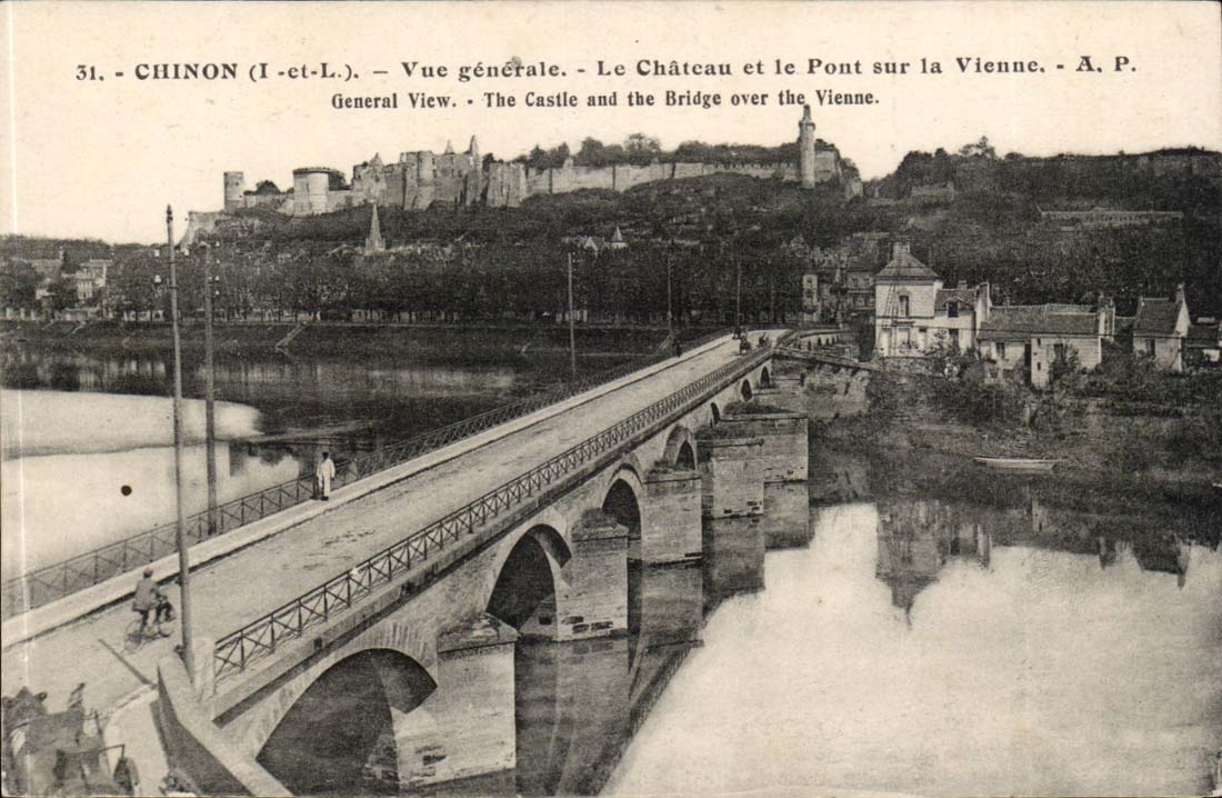 Chinon CPA Vue generale Le chateau et le pont sur la Vienne 